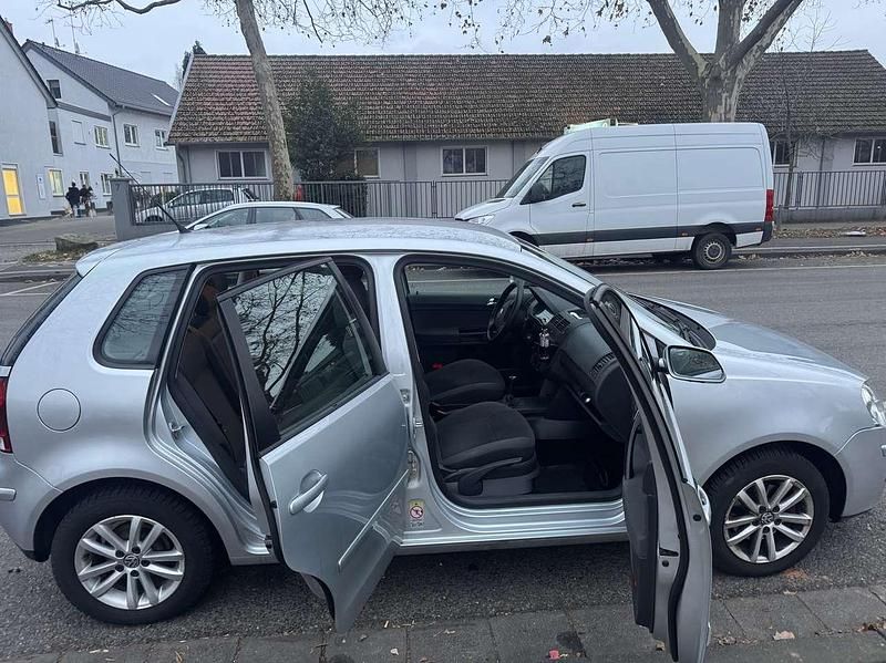 Gebraucht VW Polo Trendline 80 PS (58 kW) 2009 Limousine