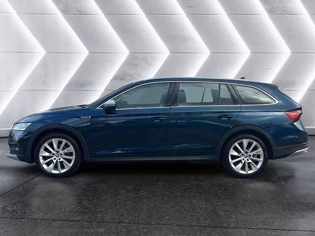 Gebraucht Skoda Octavia 200 PS (147 kW) 2022 Blau Kombi
