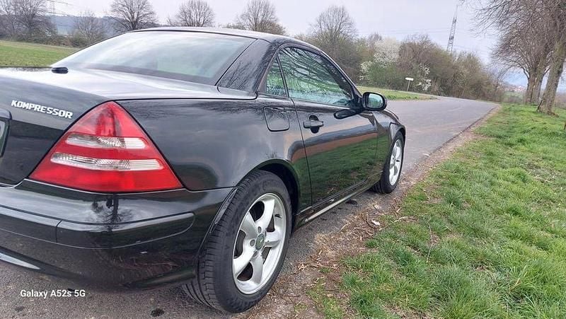 Gebraucht Mercedes SLK230 197 PS (144 kW) 2002 Schwarz Cabrio