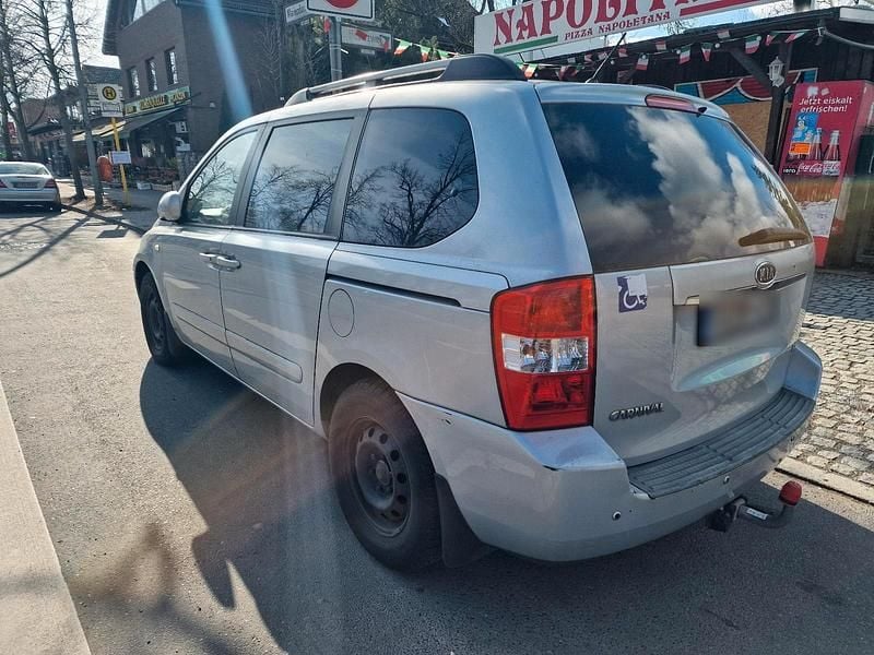 Gebraucht Kia Carnival EX 185 PS (136 kW) 2007 Silber Van / Kleinbus