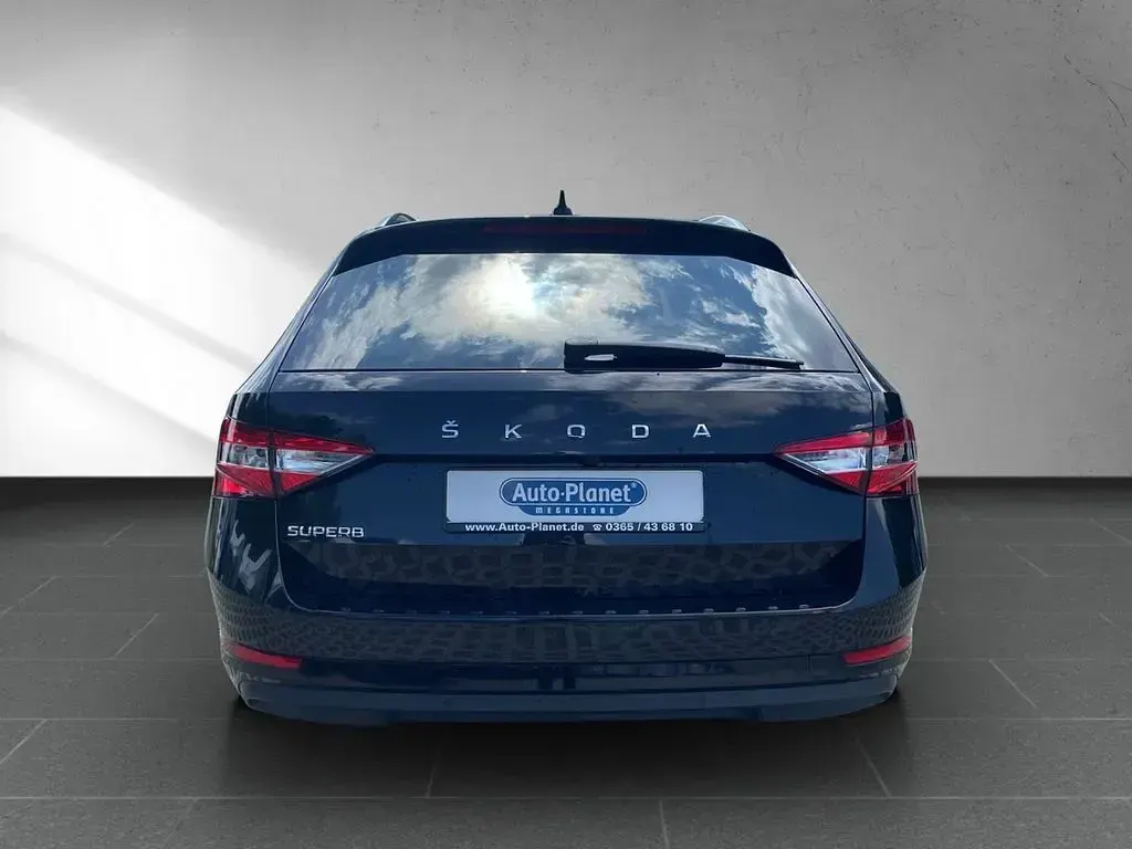 Gebraucht Skoda Superb Ambition 150 PS (110 kW) 2023 Schwarz Kombi