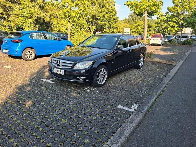 Schwarz Gebraucht 2009 Mercedes C200 Limousine | 4.250 € (Guter Preis) - Bild 1/4
