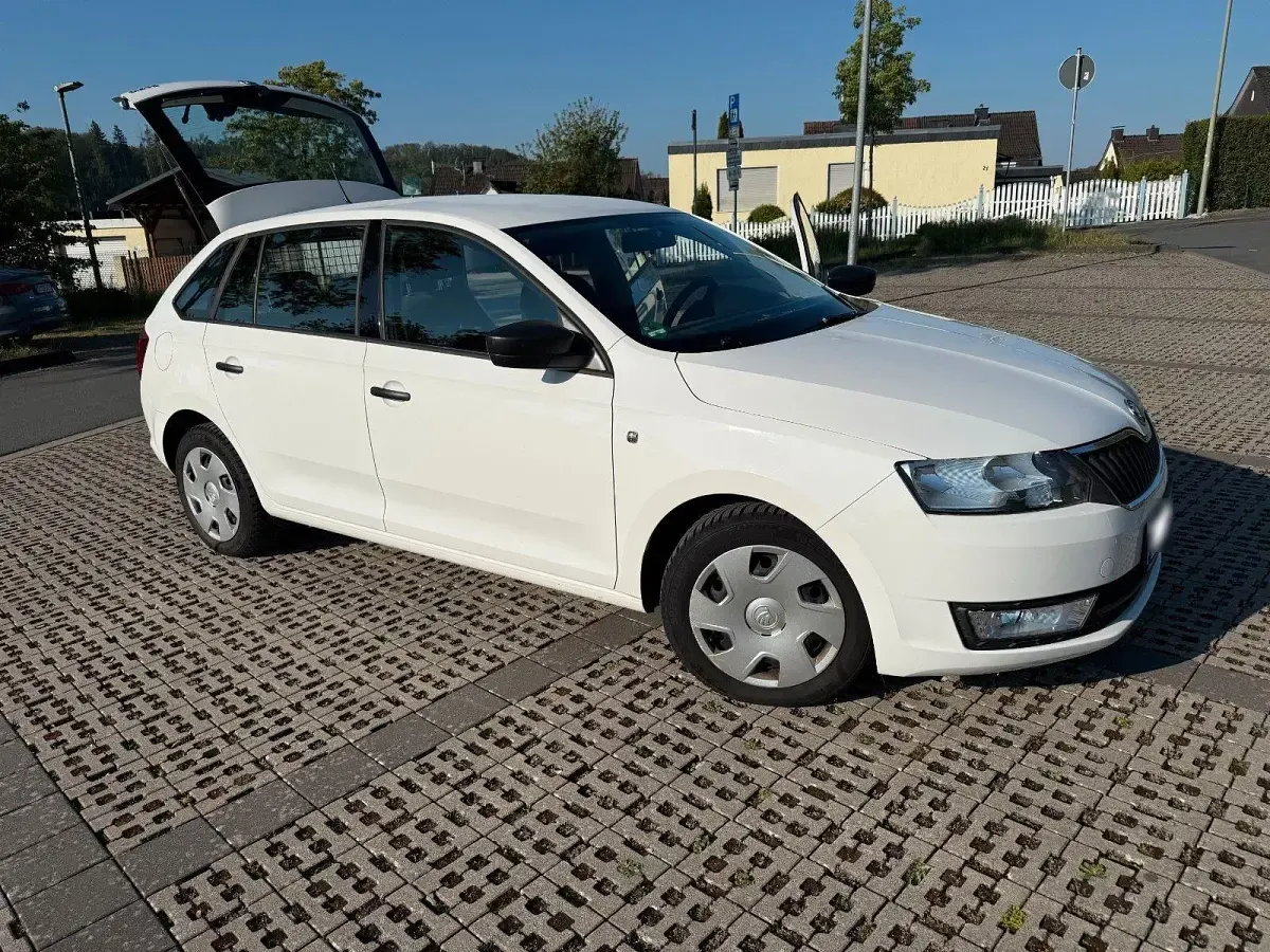 Gebraucht Skoda Rapid Active 86 PS (63 kW) 2014 Weiß Kleinwagen