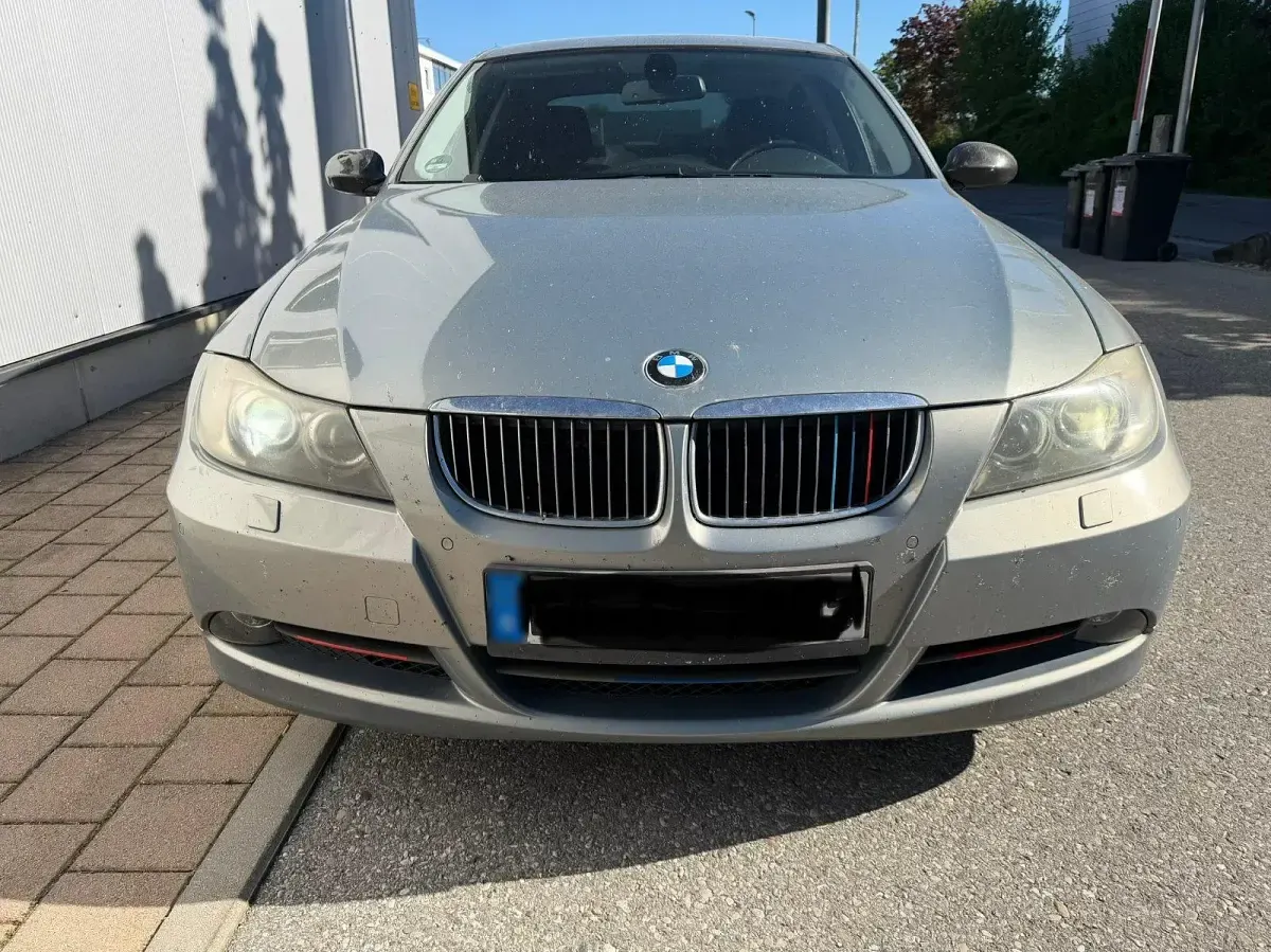 Gebraucht BMW 325 Advantage 218 PS (160 kW) 2006 Grau Limousine