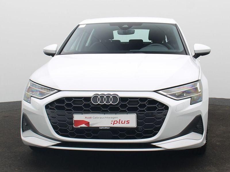 Gebraucht Audi A3 Advanced Plus 150 PS (110 kW) 2024 Gletscherweiß metallic Limousine