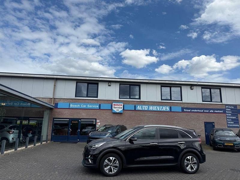 Schwarz Gebraucht 2020 Kia e-Niro SUV | 15.950 € (Fairer Preis) - Bild 1/4