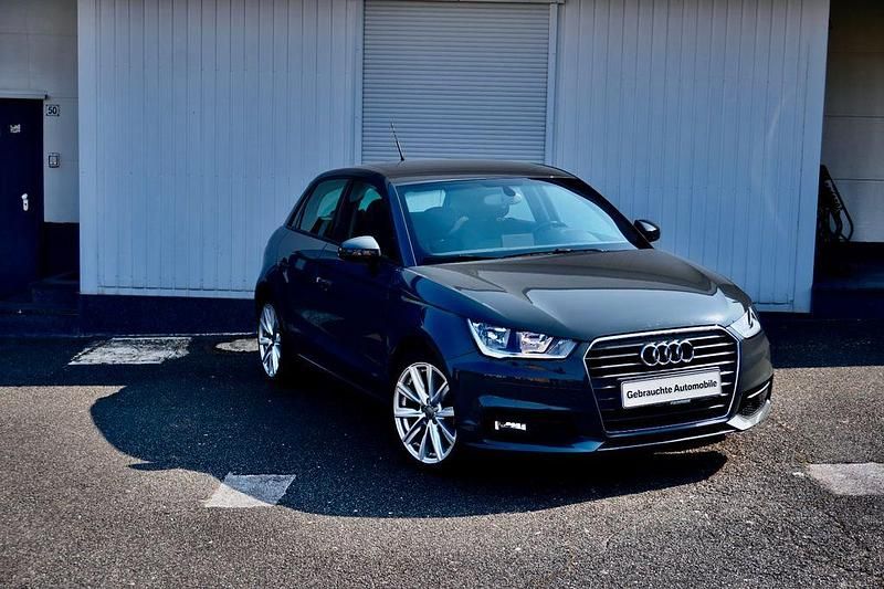 Grau Gebraucht 2018 Audi A1 Sportback Sport Kleinwagen | 14.800 € (Fairer Preis) - Bild 1/4