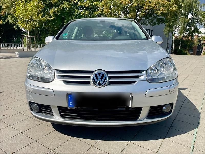 Grau Gebraucht 2006 VW Golf V Limousine | 3.700 € (Fairer Preis) - Bild 1/4