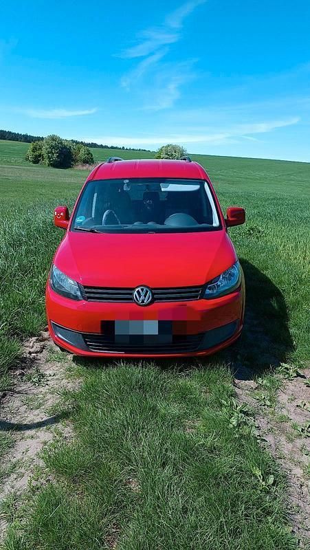 Rot Gebraucht 2012 VW Caddy Maxi Van / Kleinbus | 10.500 € - Bild 1/4