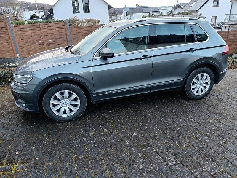 Gebraucht VW Tiguan Highline 150 PS (110 kW) 2019 Grau SUV