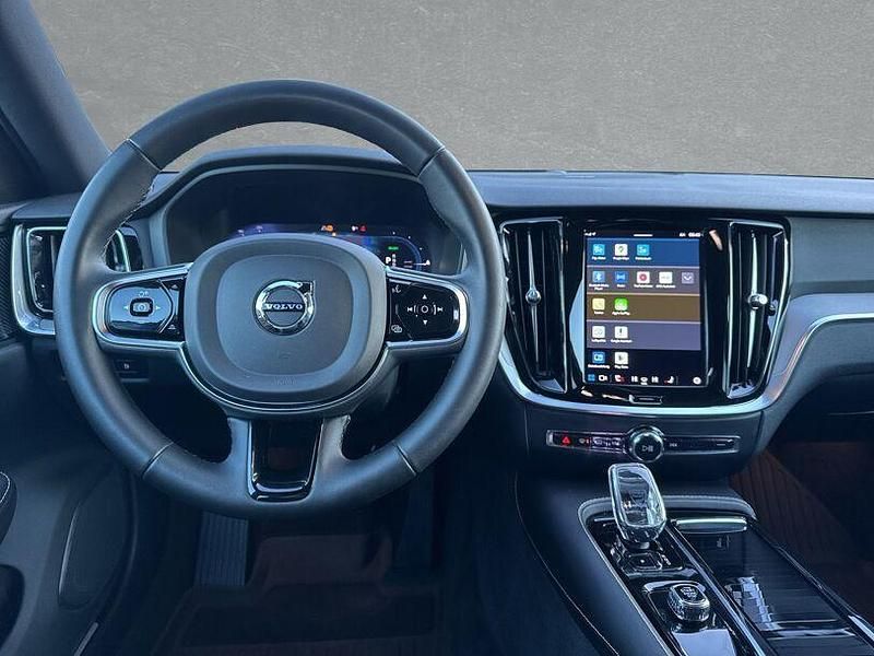 Gebraucht Volvo V60 Plus 398 PS (292 kW) 2022 Denim blue (metallic) Kombi