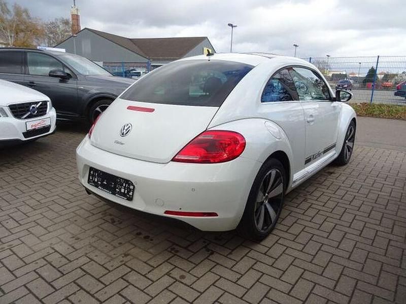 Gebraucht VW Beetle Design 105 PS (77 kW) 2013 Weiß Kleinwagen
