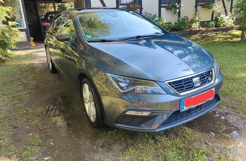 Grau Gebraucht 2019 Seat Leon FR Kombi | 13.000 € (Guter Preis) - Bild 1/4