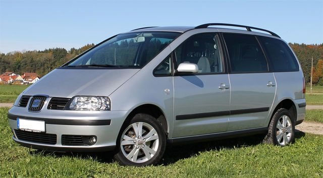 Silber metallic Gebraucht 2006 Seat Alhambra Van / Kleinbus | 7.800 € - Bild 1/4