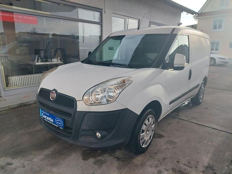 Gebraucht Fiat Doblò 95 PS (69 kW) 2015 Weiß Van / Kleinbus