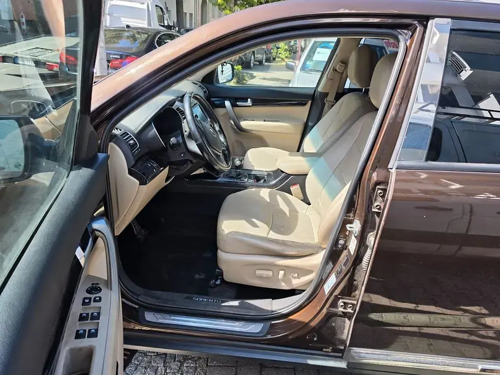 Gebraucht Kia Sorento Spirit 197 PS (144 kW) 2014 Braun SUV