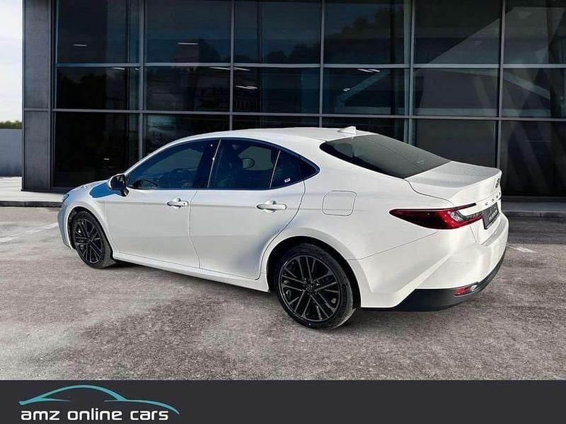 Neu Toyota Camry 218 PS (160 kW) 2026 Weiß Limousine