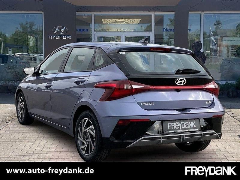 Neu Hyundai i20 101 PS (74 kW) 2025 Meta blue Kleinwagen