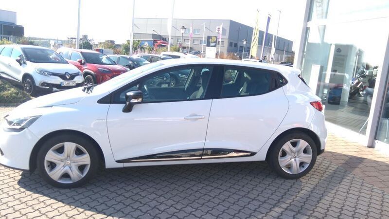 Gebraucht Renault Clio IV LIMITED 73 PS (53 kW) 2016 Weiß Kleinwagen