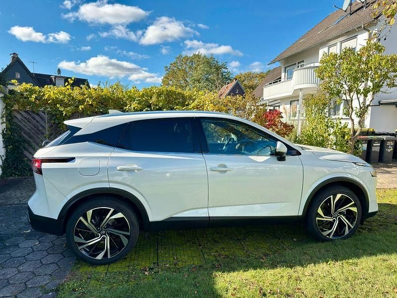 Weiß Gebraucht 2024 Nissan Qashqai Tekna+ SUV | 28.750 € (Guter Preis) - Bild 1/4