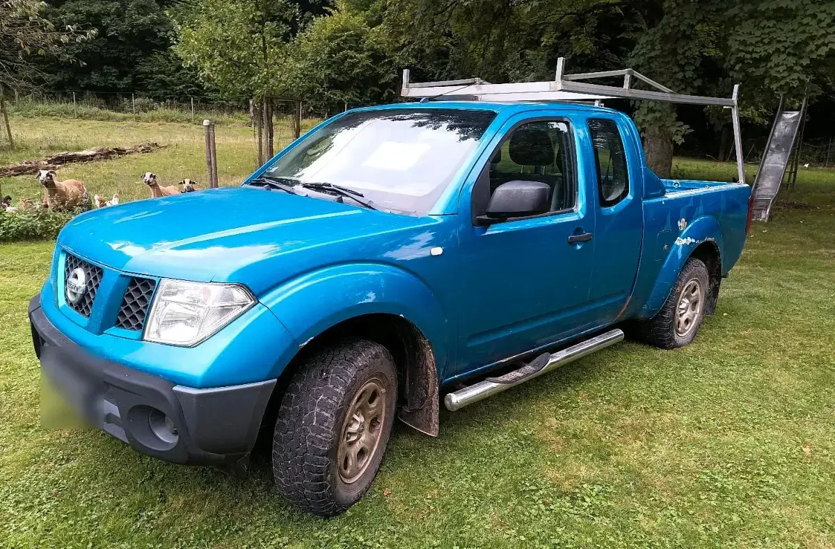 Gebraucht Nissan Navara 174 PS (127 kW) 2006 Blau Pickup