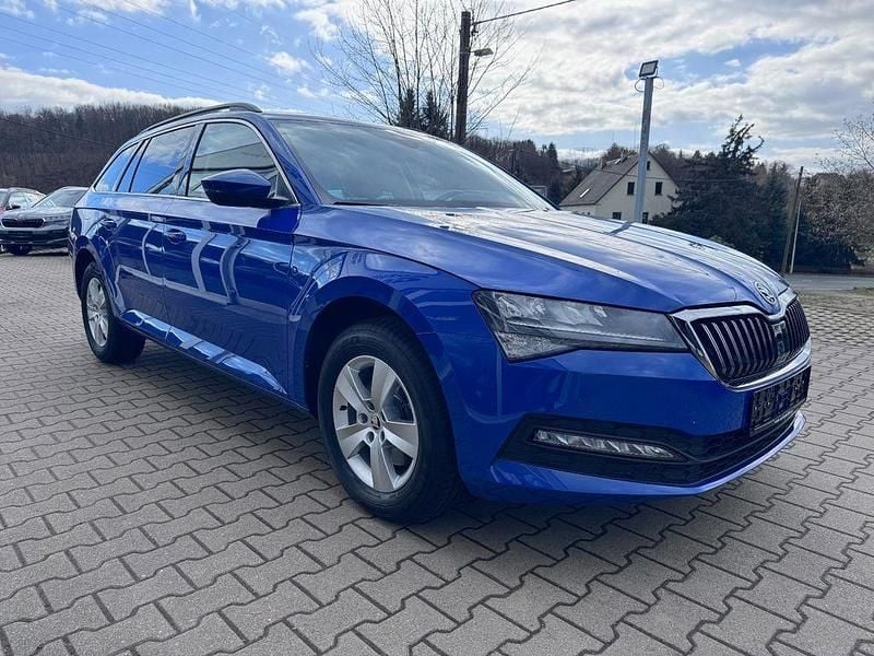 Gebraucht Skoda Superb Style 150 PS (110 kW) 2023 Blau Kombi