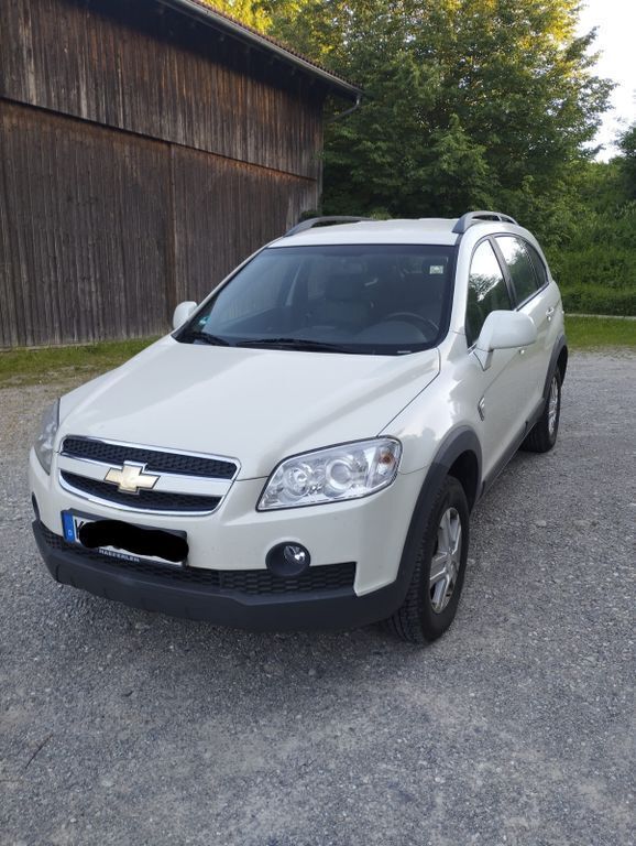 Weiß Gebraucht 2009 Chevrolet Captiva LS SUV | 5.200 € (Fairer Preis) - Bild 1/4