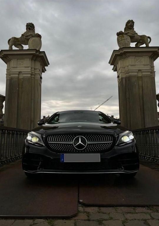 Schwarz Gebraucht 2018 Mercedes C300 Coupé | 32.790 € (Fairer Preis) - Bild 1/4