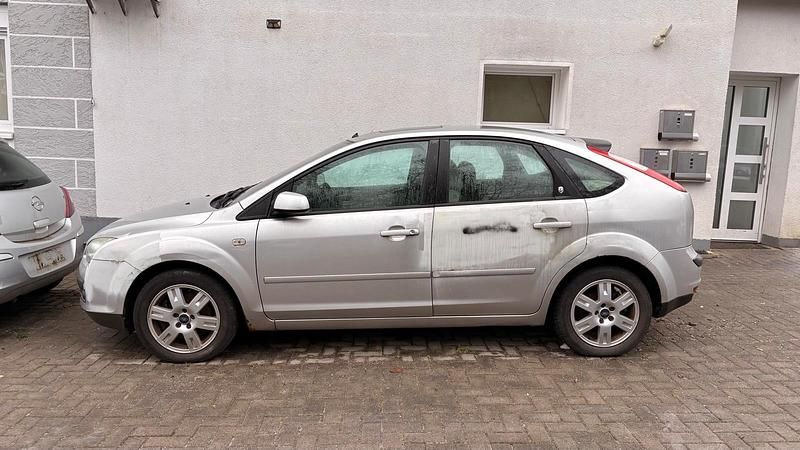 Gebraucht Ford Focus 145 PS (106 kW) 2005 Grau Kleinwagen