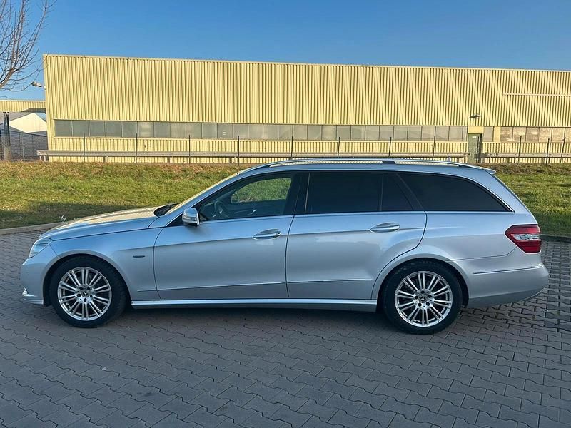 Gebraucht Mercedes E350 231 PS (169 kW) 2010 Silber Kombi
