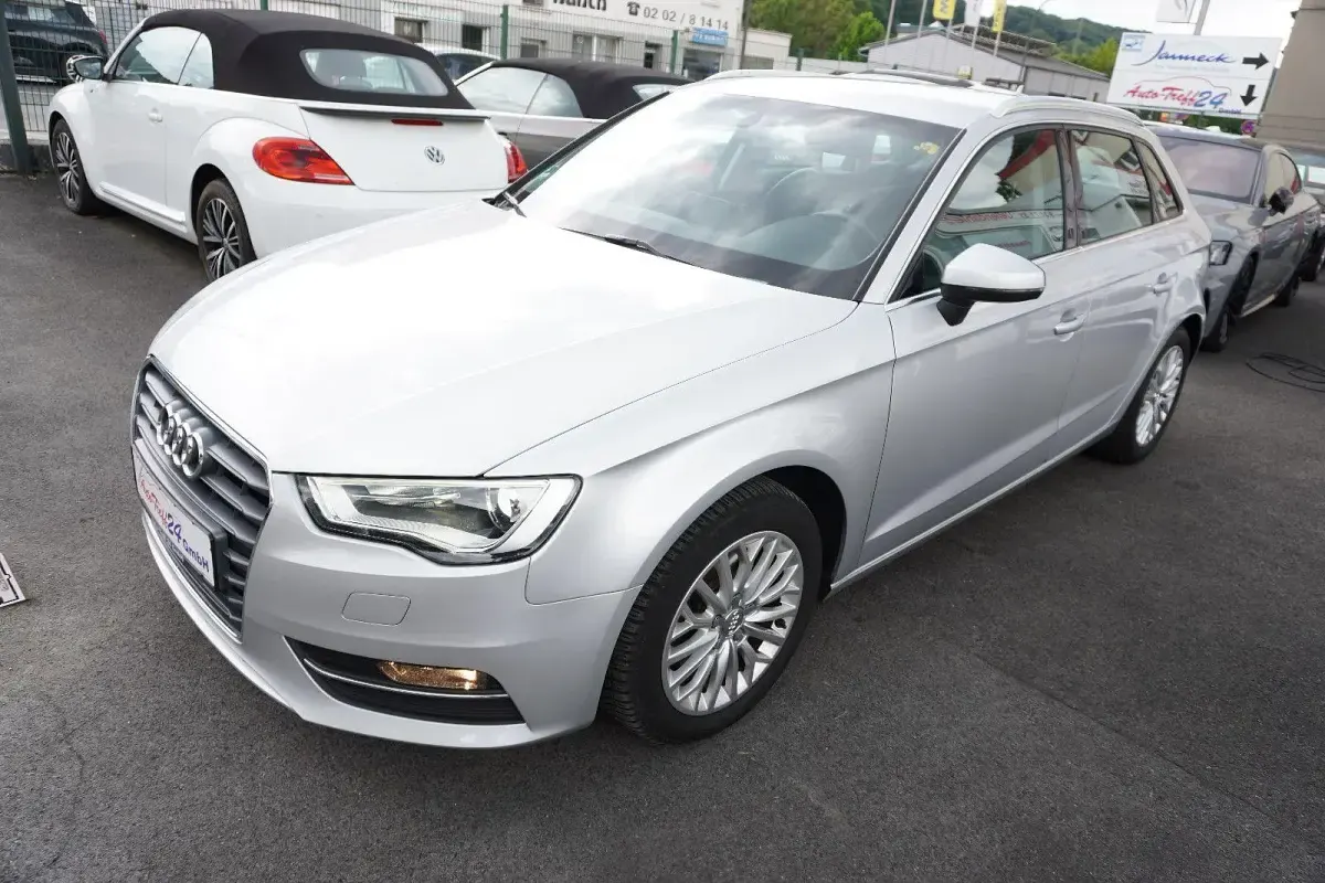 Gebraucht Audi A3 Ambiente 105 PS (77 kW) 2013 Eissilber metallic Kombi