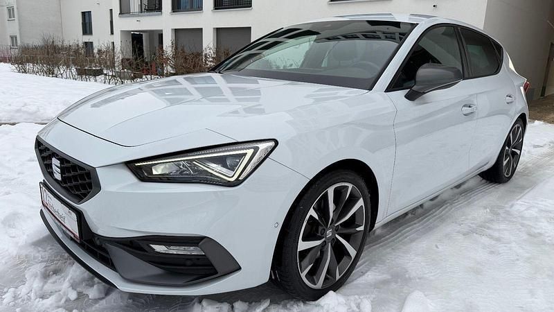 Gebraucht Seat Leon FR 131 PS (96 kW) 2022 Weiß Limousine