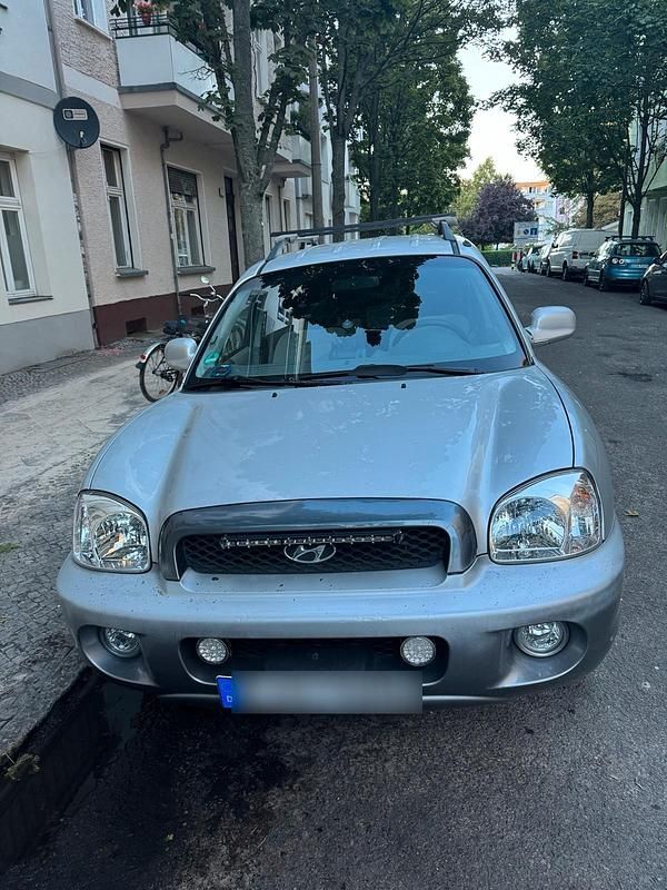 Grau Gebraucht 2005 Hyundai Santa Fe SUV | 2.290 € - Bild 1/4
