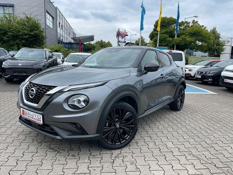 Grau Gebraucht 2021 Nissan Juke Enigma SUV | 18.780 € (Fairer Preis) - Bild 1/4