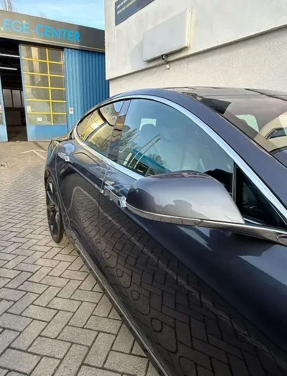 Używany Tesla Model S Performance 567 kW (772 KM) 2017 Srebrny Hatchback