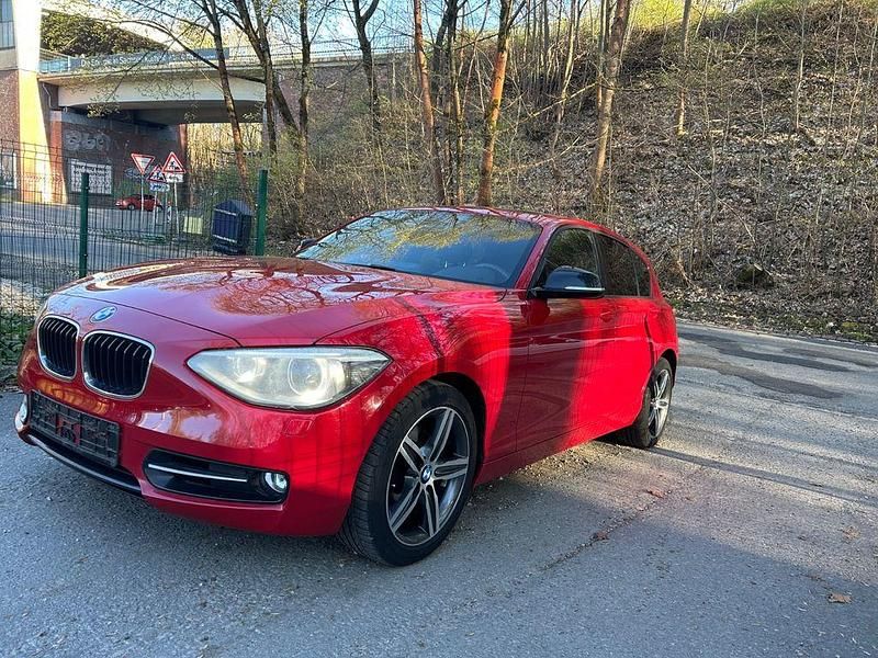 Gebraucht BMW 118 Comfort Edition 170 PS (125 kW) 2012 Rot Kleinwagen
