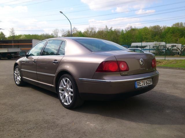 Gebraucht VW Phaeton 325 PS (239 kW) 2008 Braun metallic Limousine