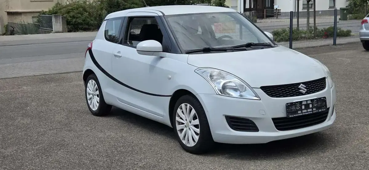Gebraucht Suzuki Swift Basic 94 PS (69 kW) 2011 Weiß Kleinwagen
