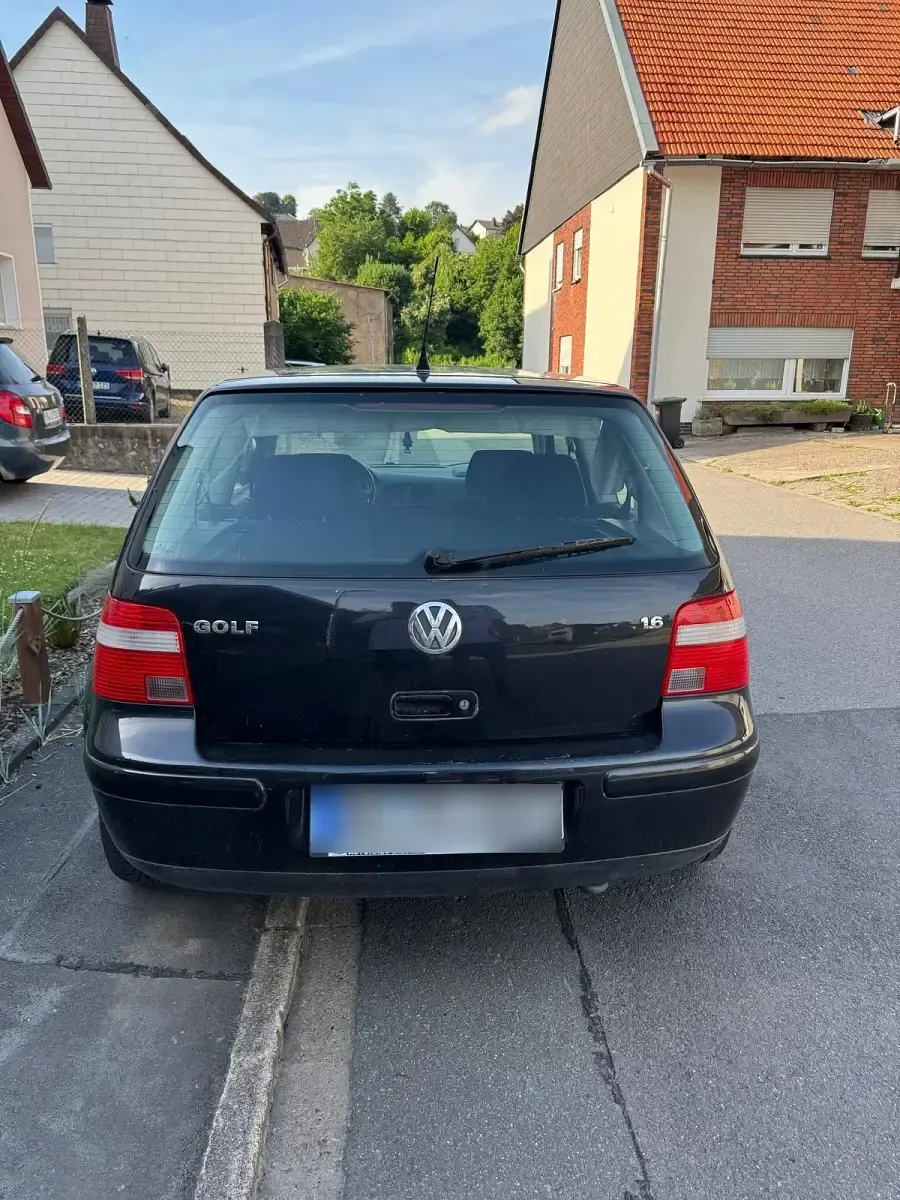 Gebraucht VW Golf IV 105 PS (77 kW) 2003 Schwarz Kleinwagen