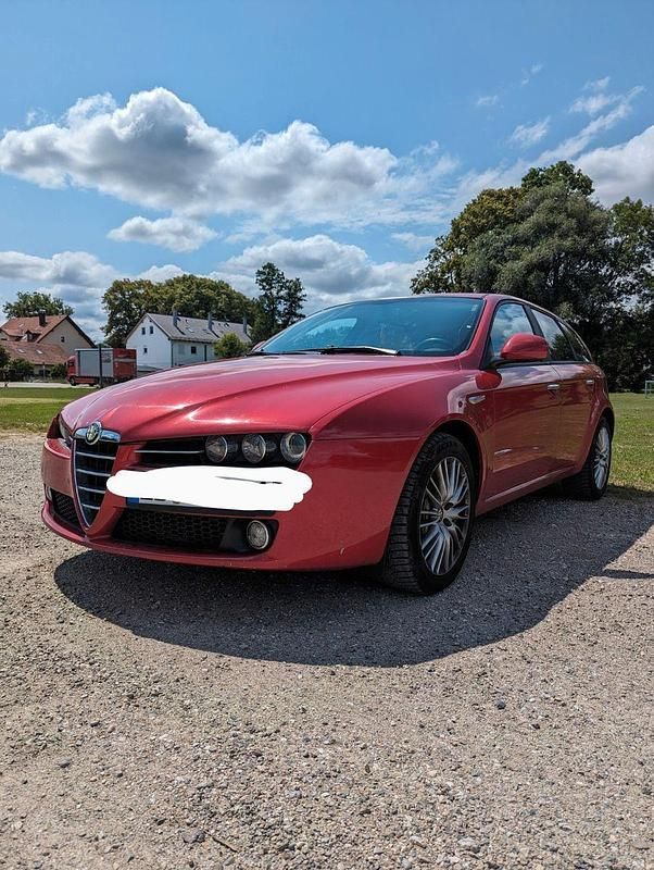 Rot Gebraucht 2010 Alfa Romeo 159 Turismo Kombi | 5.500 € (Fairer Preis) - Bild 1/4