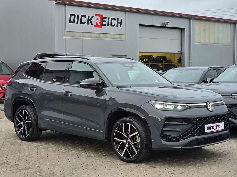 Grau Gebraucht 2025 VW Tayron R-line SUV | 49.980 € (Superpreis) - Bild 1/4