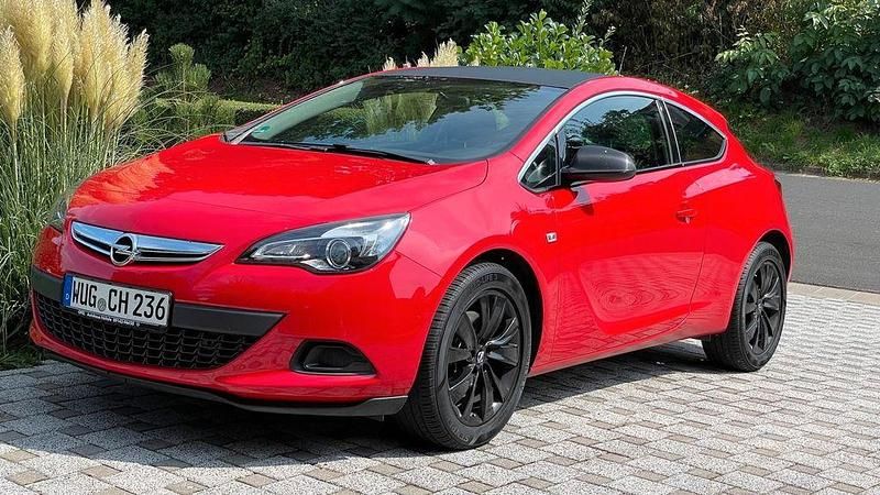 Rot Gebraucht 2015 Opel Astra GTC S Limousine | 8.500 € (Teuer) - Bild 1/4