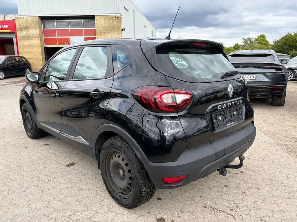 Używany Renault Captur 90 KM (66 kW) 2019 Czarny SUV