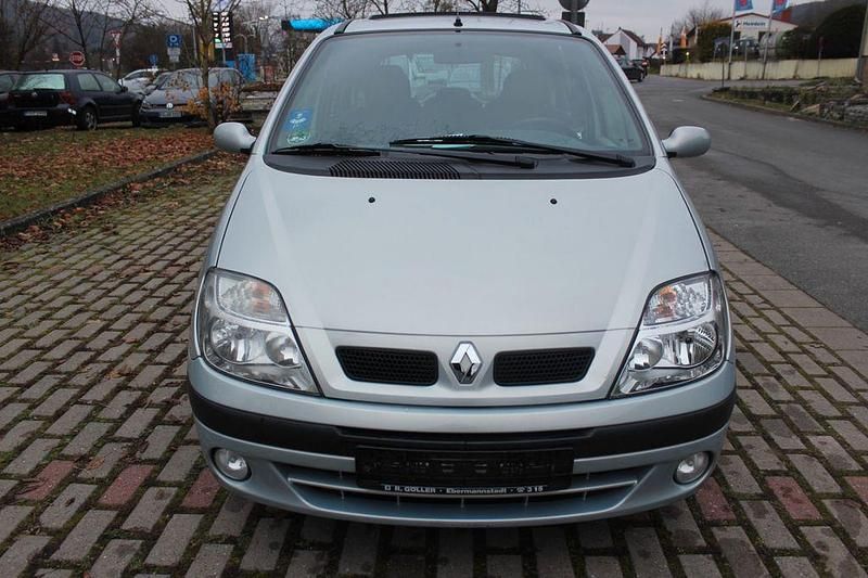 Gebraucht Renault Scénic 107 PS (78 kW) 2000 Silber Van / Kleinbus