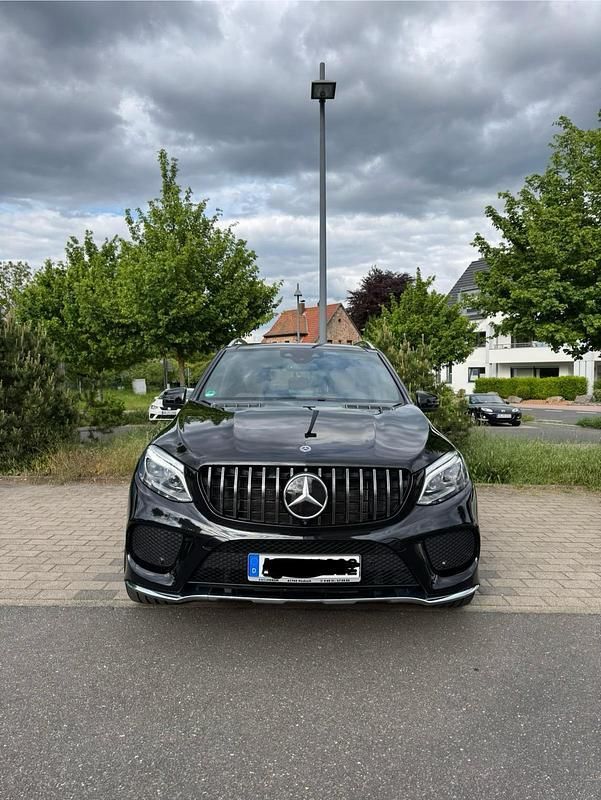 Schwarz Gebraucht 2018 Mercedes GLE500 AMG SUV | 40.000 € (Fairer Preis) - Bild 1/4
