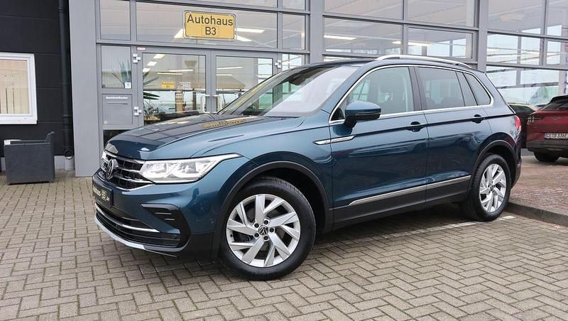 Blau Gebraucht 2022 VW Tiguan IQ Drive SUV | 24.970 € (Fairer Preis) - Bild 1/4