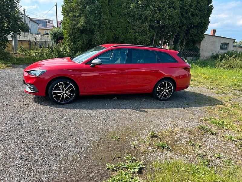 Rot Gebraucht 2021 Seat Leon Kombi | 20.999 € (Guter Preis) - Bild 1/4