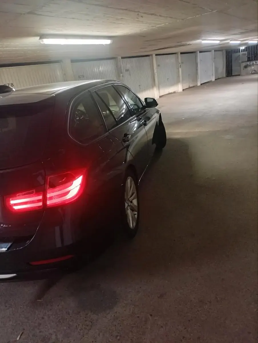 Gebraucht BMW 320 184 PS (135 kW) 2013 Schwarz Kombi