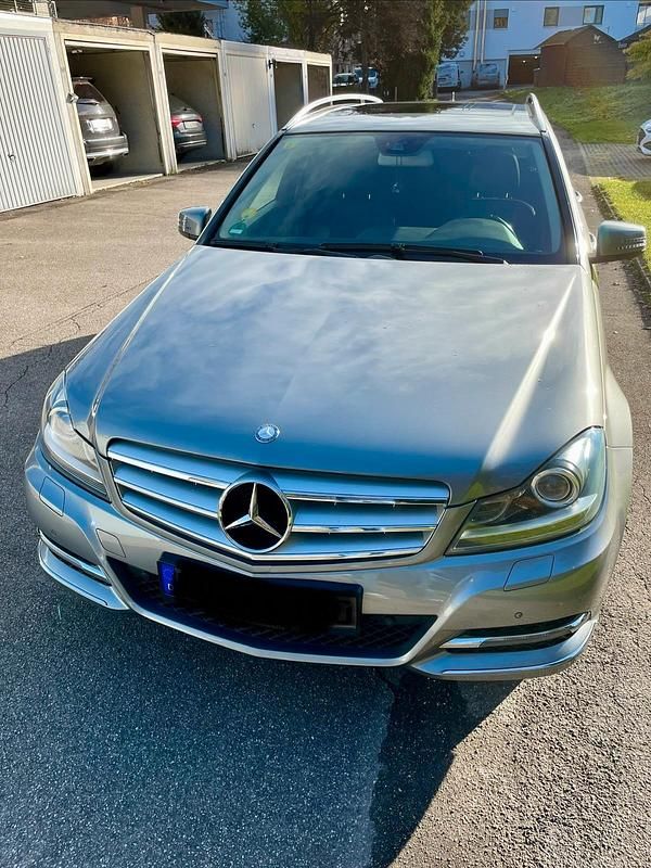 Silber Gebraucht 2012 Mercedes C200 Kombi | 8.900 € (Fairer Preis) - Bild 1/4