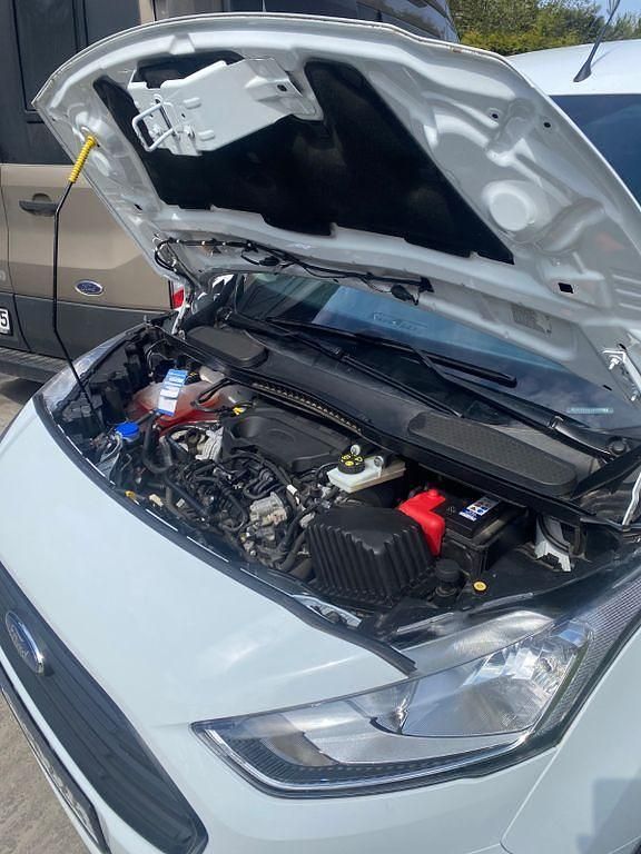 Gebraucht Ford Transit Connect 101 PS (74 kW) 2019 Weiß Van / Kleinbus